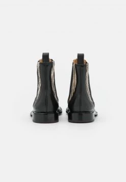 Melvin & Hamilton Femme SALLY 113 Bottines Black -Melvin & Hamilton Soldes 215777217c694bdd9affbca50aea8eb3