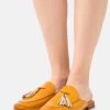 Melvin & Hamilton Femme SCARLETT 2 Mules Yellow/bianco/mild Ash/white/natural/orange -Melvin & Hamilton Soldes 2dffd03c194c46f6bf62d3c542b5e66a