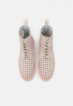 Melvin & Hamilton MEGAN 26 Bottines à Plateau White/lava Femme 13 Melvin & Hamilton MEGAN 26 Bottines à Plateau White/lava Femme -Melvin & Hamilton Soldes 319b0bb64d4940d38d9e6a4fd039d4d3