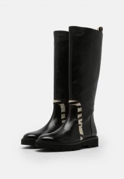 Melvin & Hamilton SALLY Bottes à Plateau Black Femme 10 Melvin & Hamilton SALLY Bottes à Plateau Black Femme -Melvin & Hamilton Soldes 516ec3186b2e492383ae42615c2dbc43