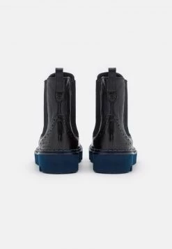 Melvin & Hamilton Femme JADE 8 Bottines à Plateau Black -Melvin & Hamilton Soldes 5d57e5ce080d473db5541ea5ff6d72ed