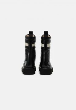 Melvin & Hamilton SELINA 69 Bottes Black Femme -Melvin & Hamilton Soldes 759bfce1f9fd46cfa2eabde3f1a70da5