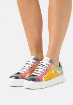Melvin & Hamilton Femme AMBER 4 Baskets Basses Vegas Ostrich/satellite/rose/vegas/white/sun/extra White/black