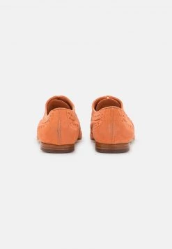 Melvin & Hamilton SONIA 1 Derbies Mild Orange/natural Femme -Melvin & Hamilton Soldes a680503dba6f47419ec10620dbf50c8b