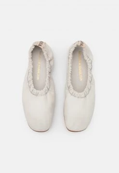 Melvin & Hamilton Femme IRIS 2 Ballerines White/natural 13 Melvin & Hamilton Femme IRIS 2 Ballerines White/natural -Melvin & Hamilton Soldes a9c9600a1ec941d48e5a47f5a2980e39