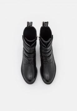 Melvin & Hamilton SYBILL 7 Bottines à Plateau Black Femme 13 Melvin & Hamilton SYBILL 7 Bottines à Plateau Black Femme -Melvin & Hamilton Soldes b87fdd75c8dc455da8a9ce2229ed8954