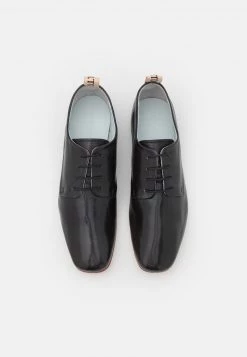 Melvin & Hamilton CAMILLA 5 Derbies Vegas/black/white/natural Femme 13 Melvin & Hamilton CAMILLA 5 Derbies Vegas/black/white/natural Femme -Melvin & Hamilton Soldes ee65ebb05e2a4a4cb398042088e9b939